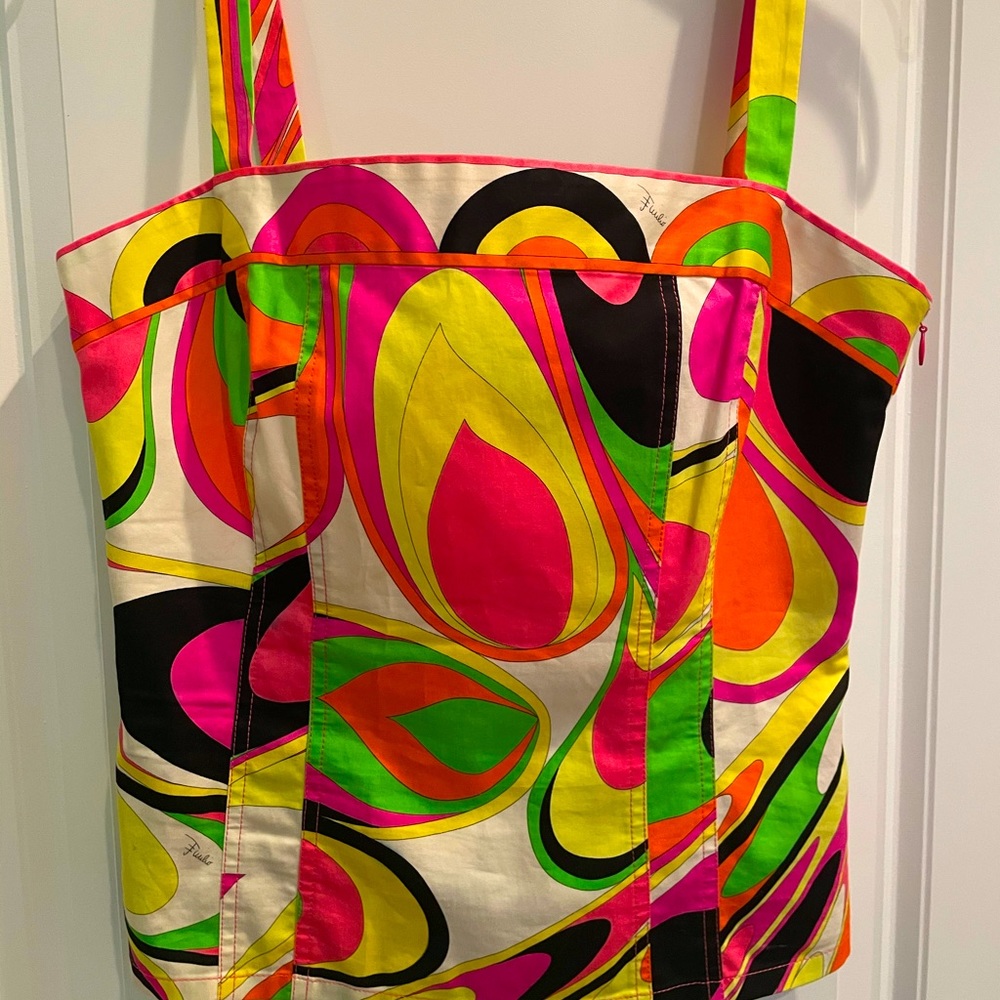 Pucci zip up the side size 10 camisole. 98% cotton 2% Elastane. Made in Italy.
